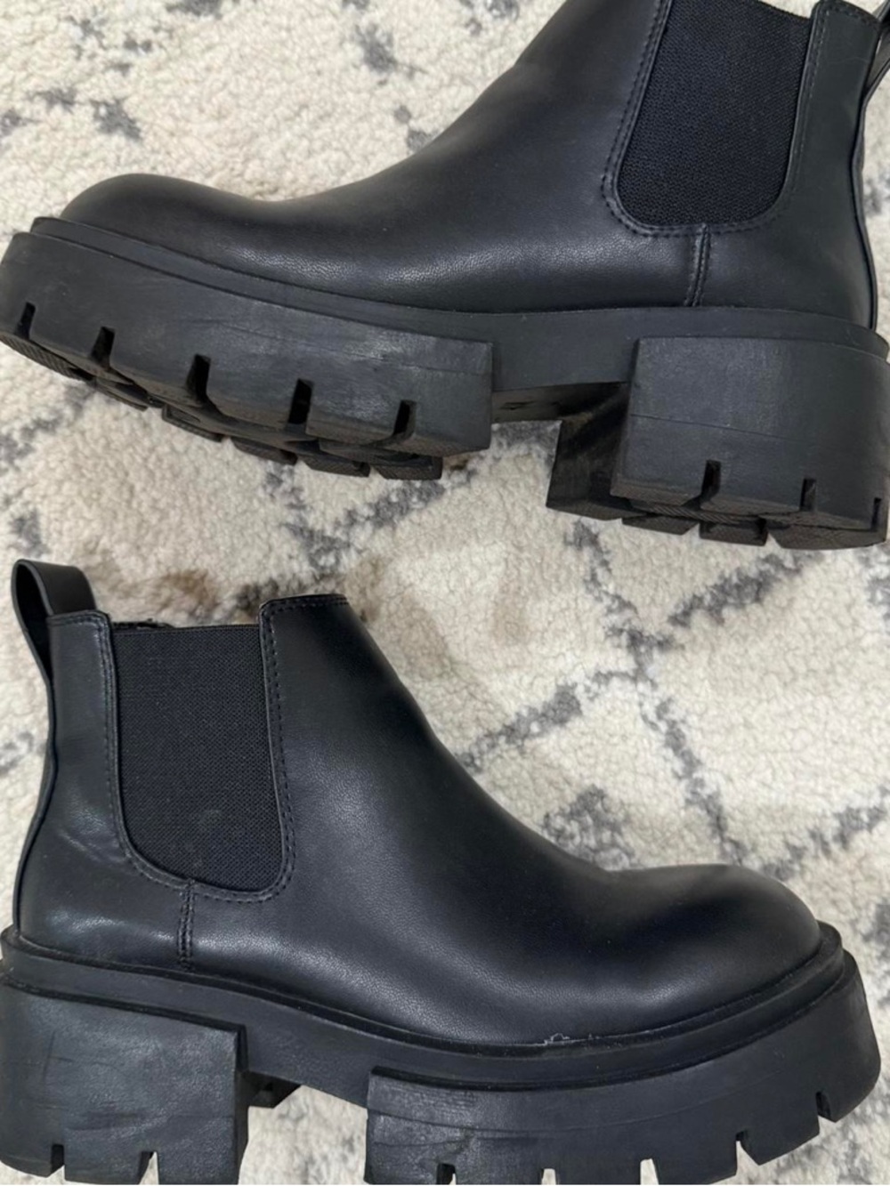 H&M black Chunky Chelsea Boots